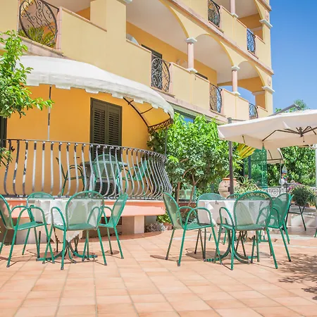 Hotell Costazzurra 4*