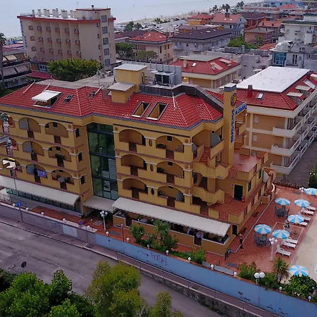 Costazzurra Hotell 4*