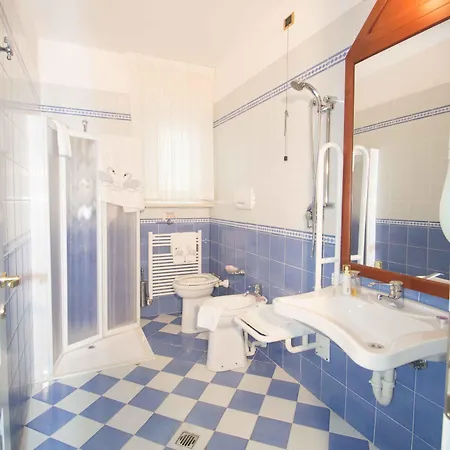 Costazzurra Hotell 4*